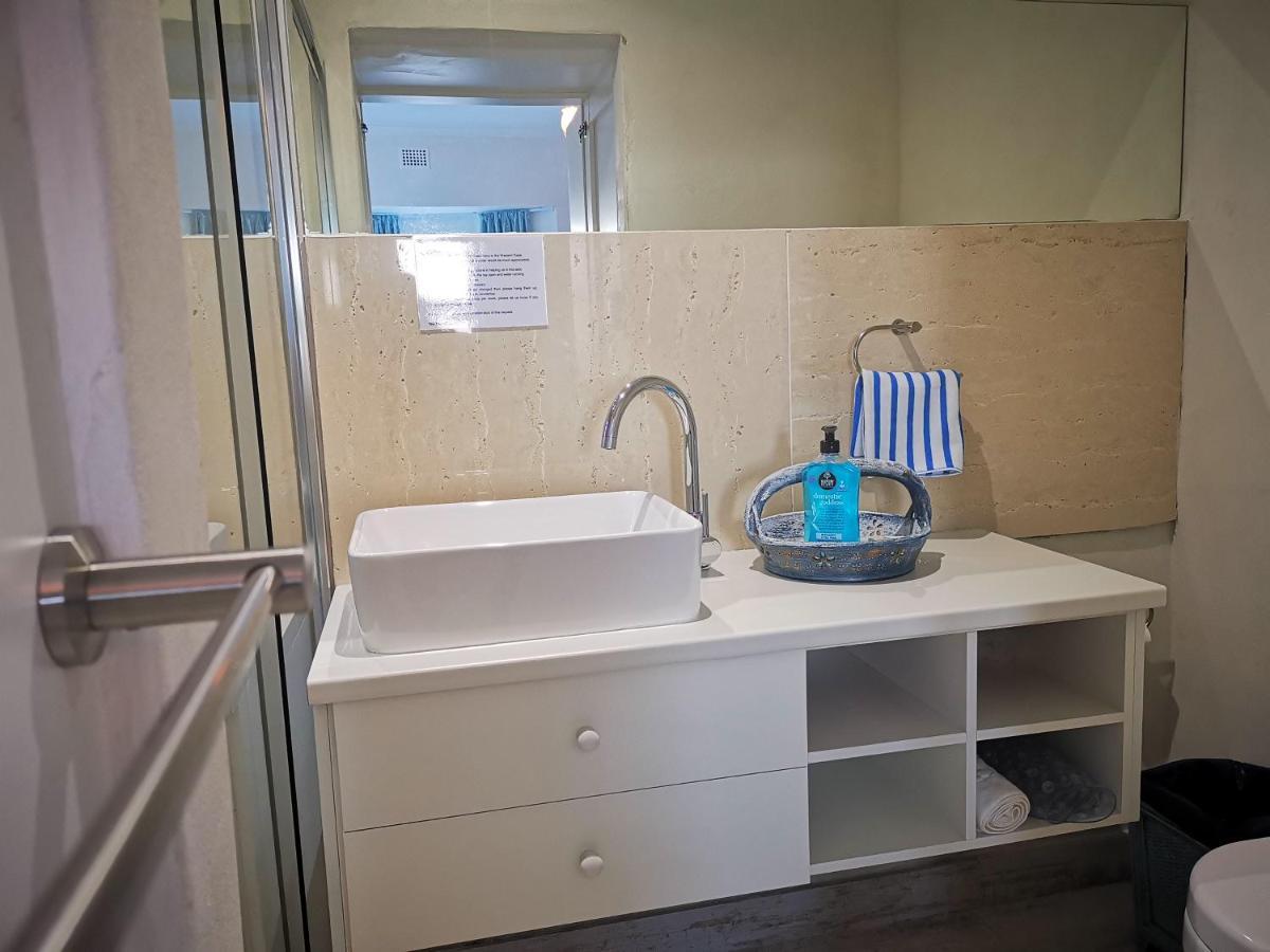 Rachawadee Accomodation​ & Health Spa Simon's Town Bagian luar foto